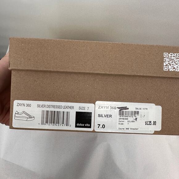 DOLCE VITA New in Box Zayn 360 Silver Distressed Leather Sneakers in Silver // 7 - Picture 10 of 10